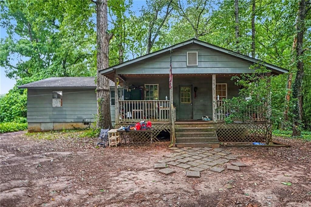 Property Photo:  464 Azalea Drive  GA 30281 