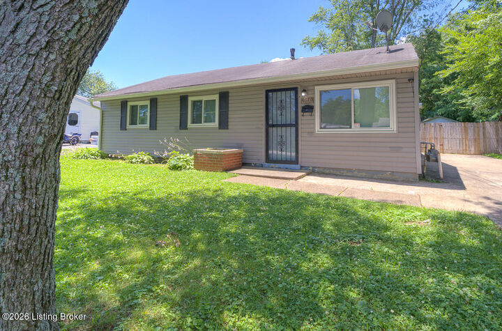 Property Photo: 9620 El Prado St KY 40272