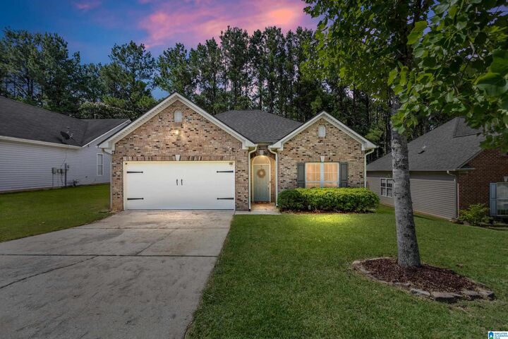 Property Photo:  200 Gardenside Drive  AL 35007 
