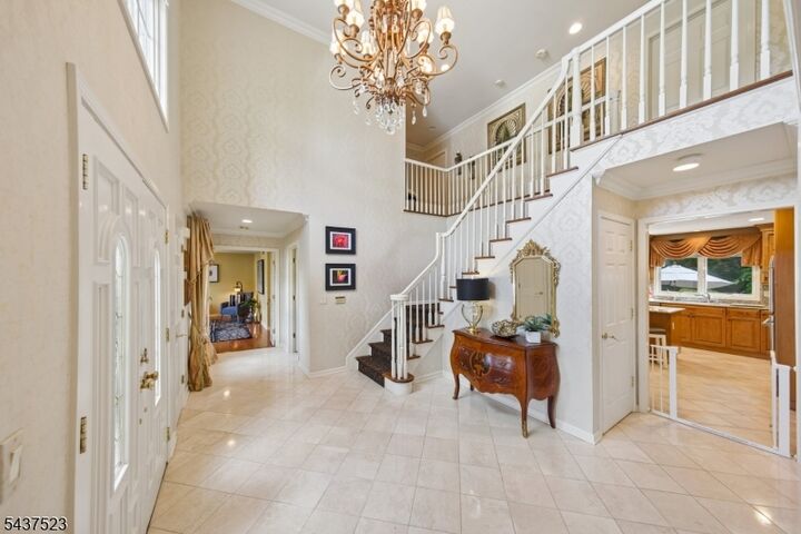 Property Photo:  22 Trails End Ct  NJ 07090 