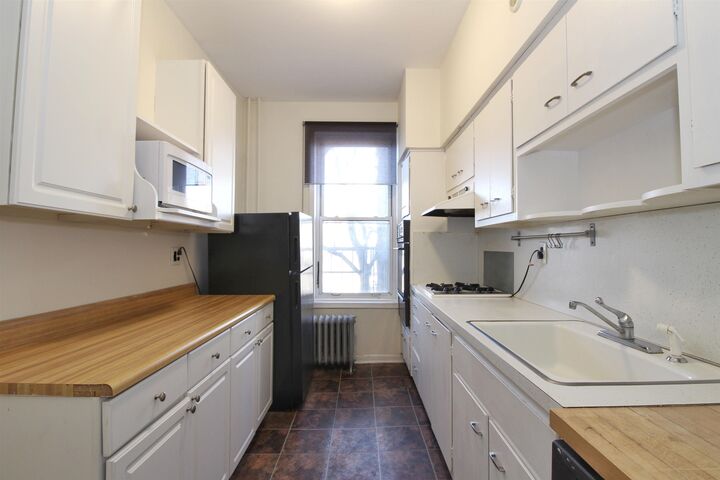 Property Photo:  704 Washington St 3  NJ 07030 