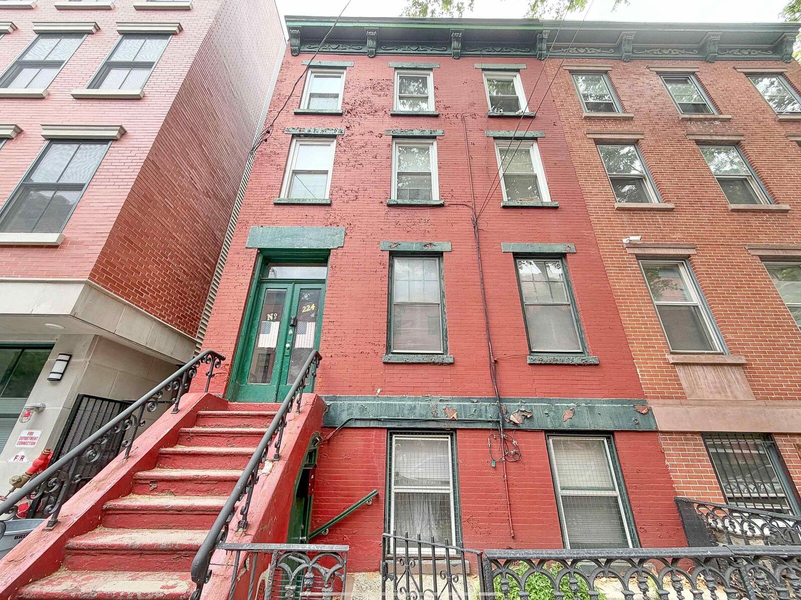 Property Photo:  224 Bay St  NJ 07302 