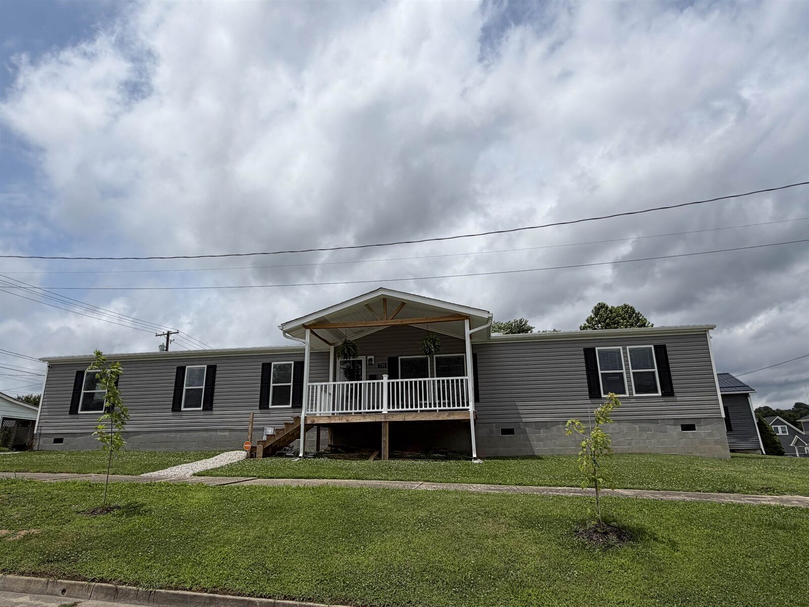 Property Photo:  719 Mulberry Street  OH 45638-1773 