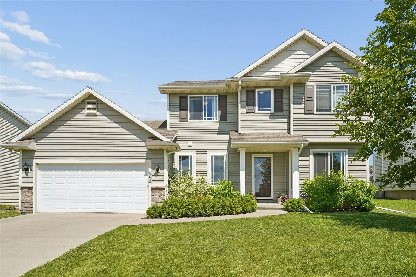 Property Photo:  840 NE 51st Street  IA 50021 