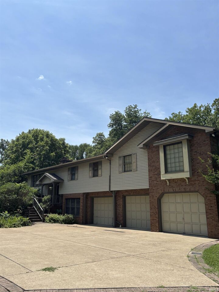 Property Photo:  1523 S Red Leaf Drive  IN 47712 