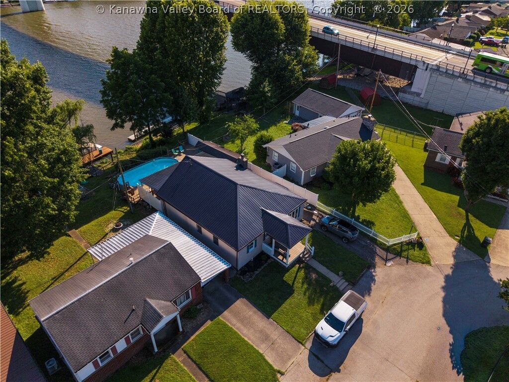 Property Photo:  1518 Fenton Circle  WV 25143 