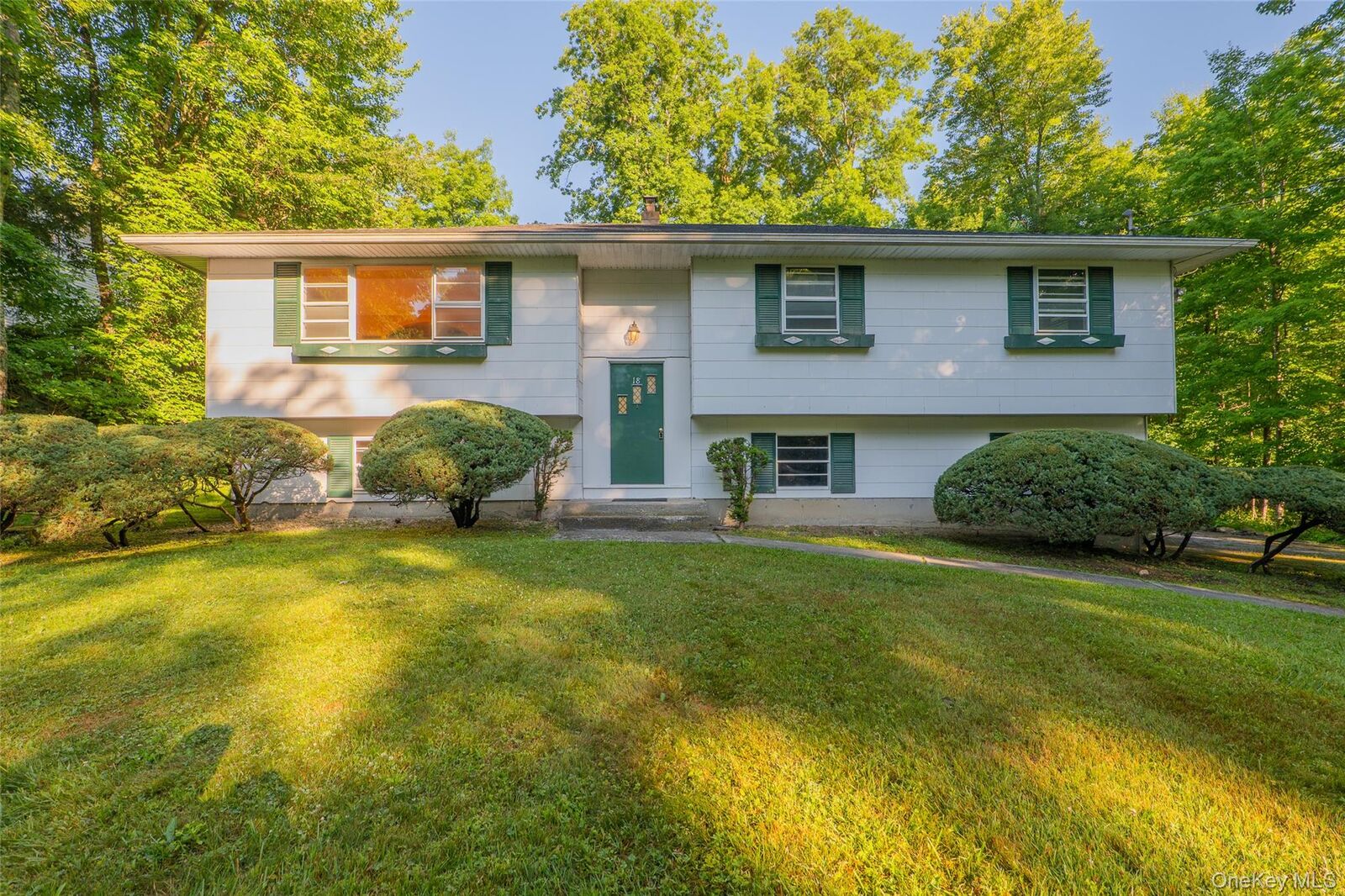 Property Photo:  18 Sheryl Lane  NY 10541 