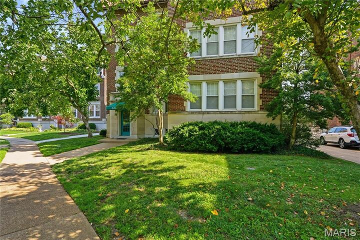 Property Photo:  6247 N Rosebury Avenue 1 W  MO 63105 