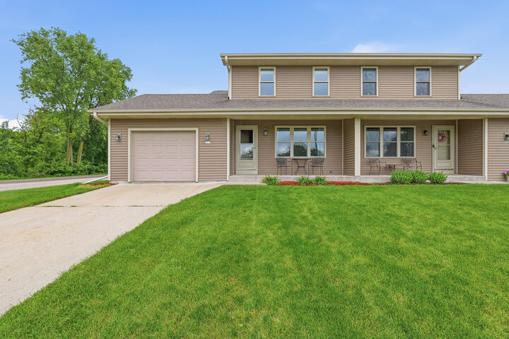 Property Photo:  420 Keno Cir  WI 53032 