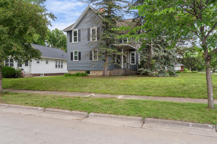 Property Photo:  2005 State St  WI 54601 