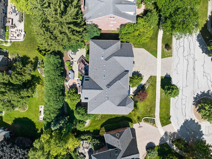 Property Photo:  1312 Calvin Court  IL 60540 