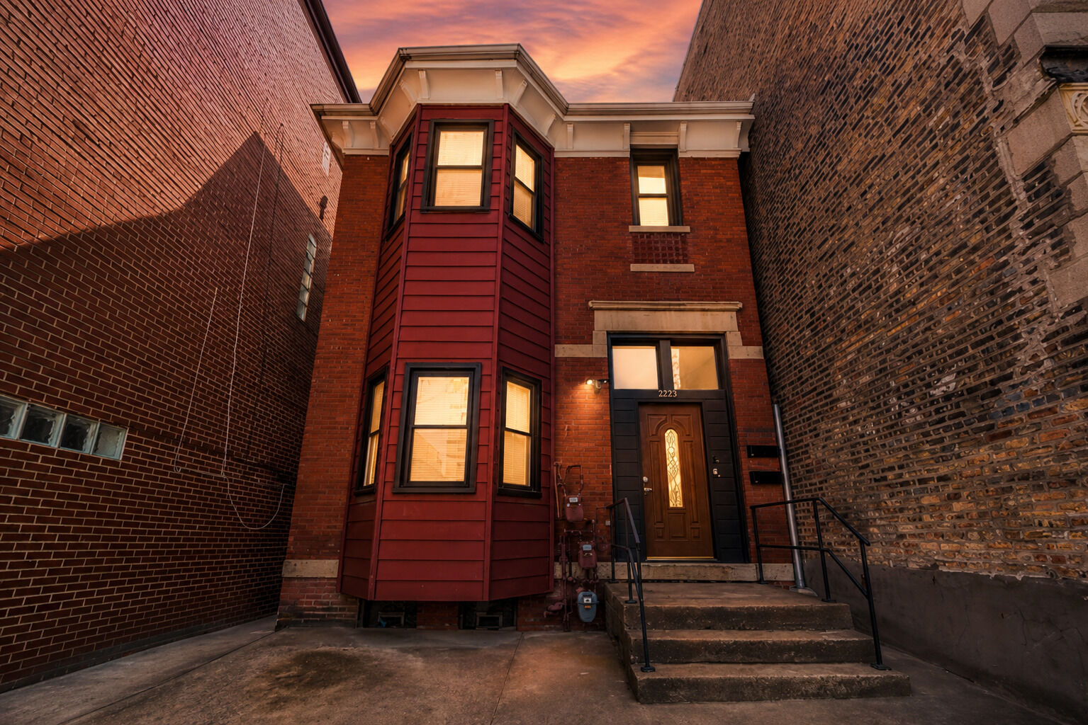 Property Photo:  2223 W Taylor Street 2  IL 60612 