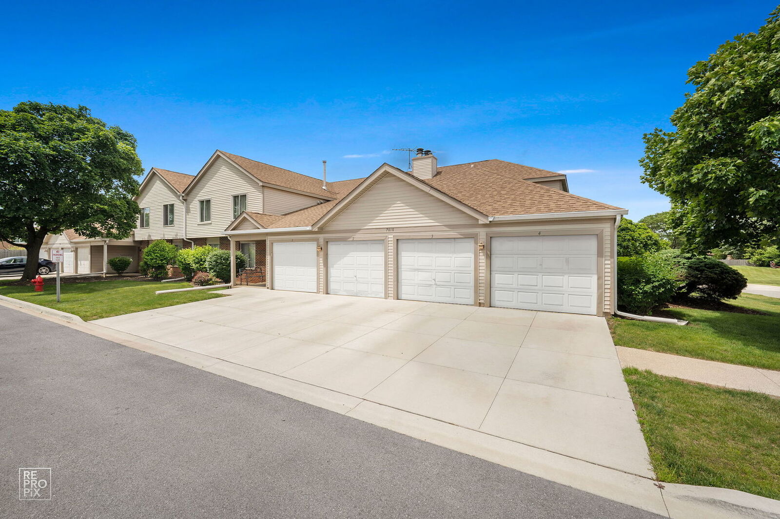 Property Photo: 7010 Park Lane Court 102 IL 60517