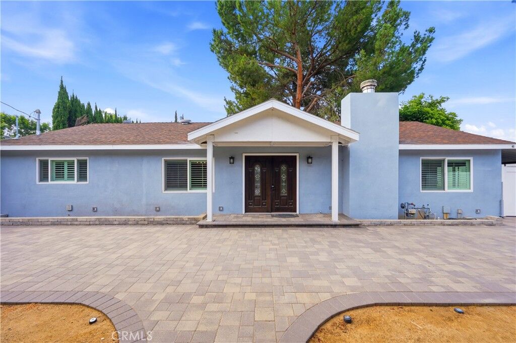 Property Photo:  19238 Strathern Street  CA 91335 
