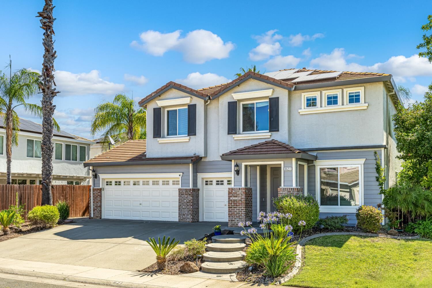 Property Photo:  821 Dunbar Court  CA 95648 