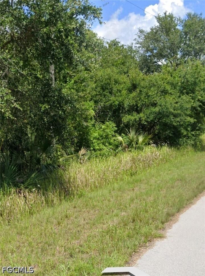 Property Photo:  1861 Latham Drive  FL 33972 