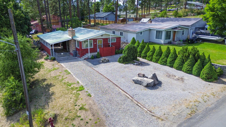 Property Photo:  817 N Hofstetter St  WA 99114 