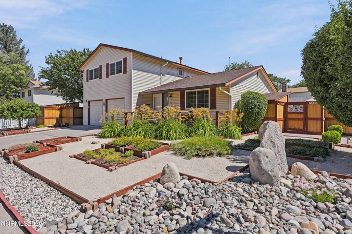 Property Photo:  810 Autumn Hills Drive  NV 89511 