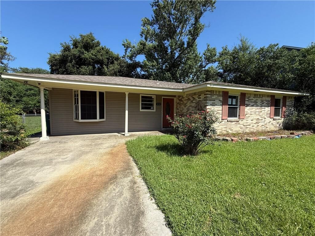 Property Photo:  3838 Arrowhead Drive  LA 70458 