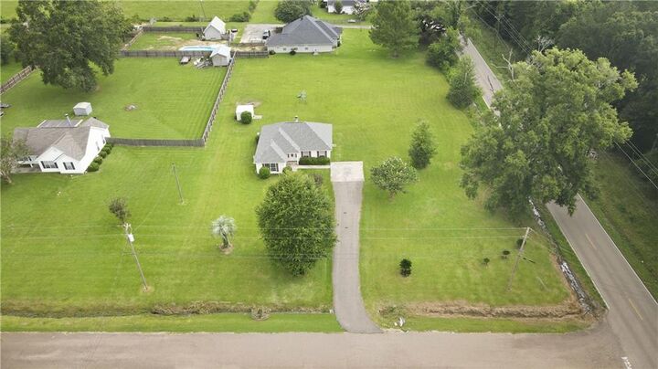 Property Photo:  27518 Hilltop Court  LA 70437 