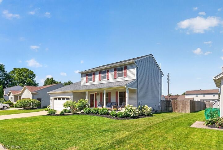 Property Photo:  125 Queen Anne Circle  OH 44035 