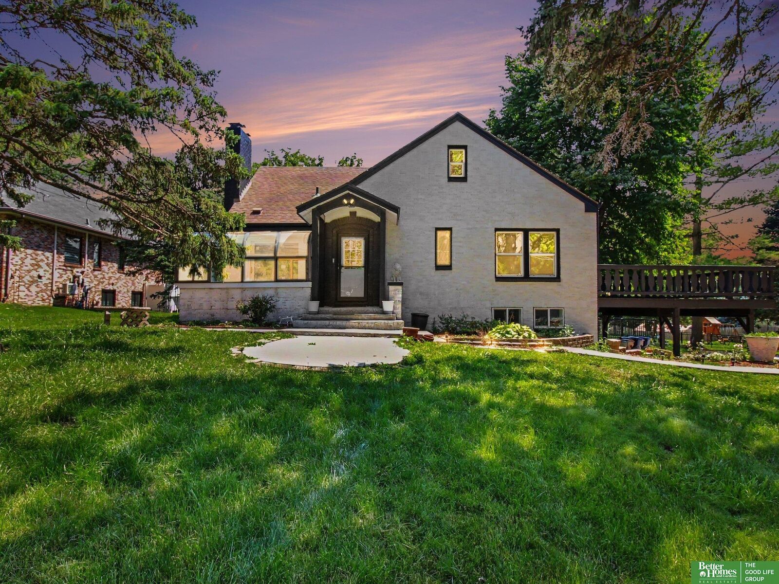 Property Photo:  306 Bellevue Boulevard  NE 68005 