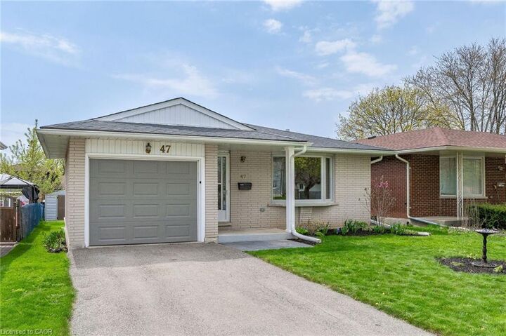 Property Photo:  47 Brookside Crescent  ON N2N 1H2 