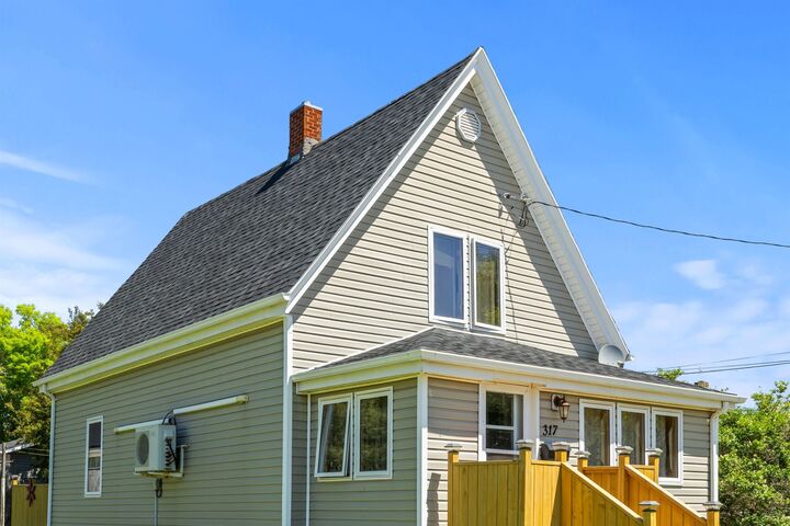 Property Photo:  317 Hawthorne Avenue  PE C1N 2C9 