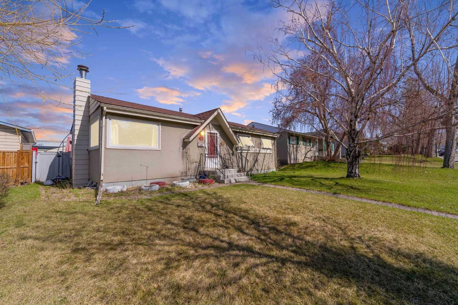 Property Photo:  48 Franklin Drive SE  AB T2H 0T9 