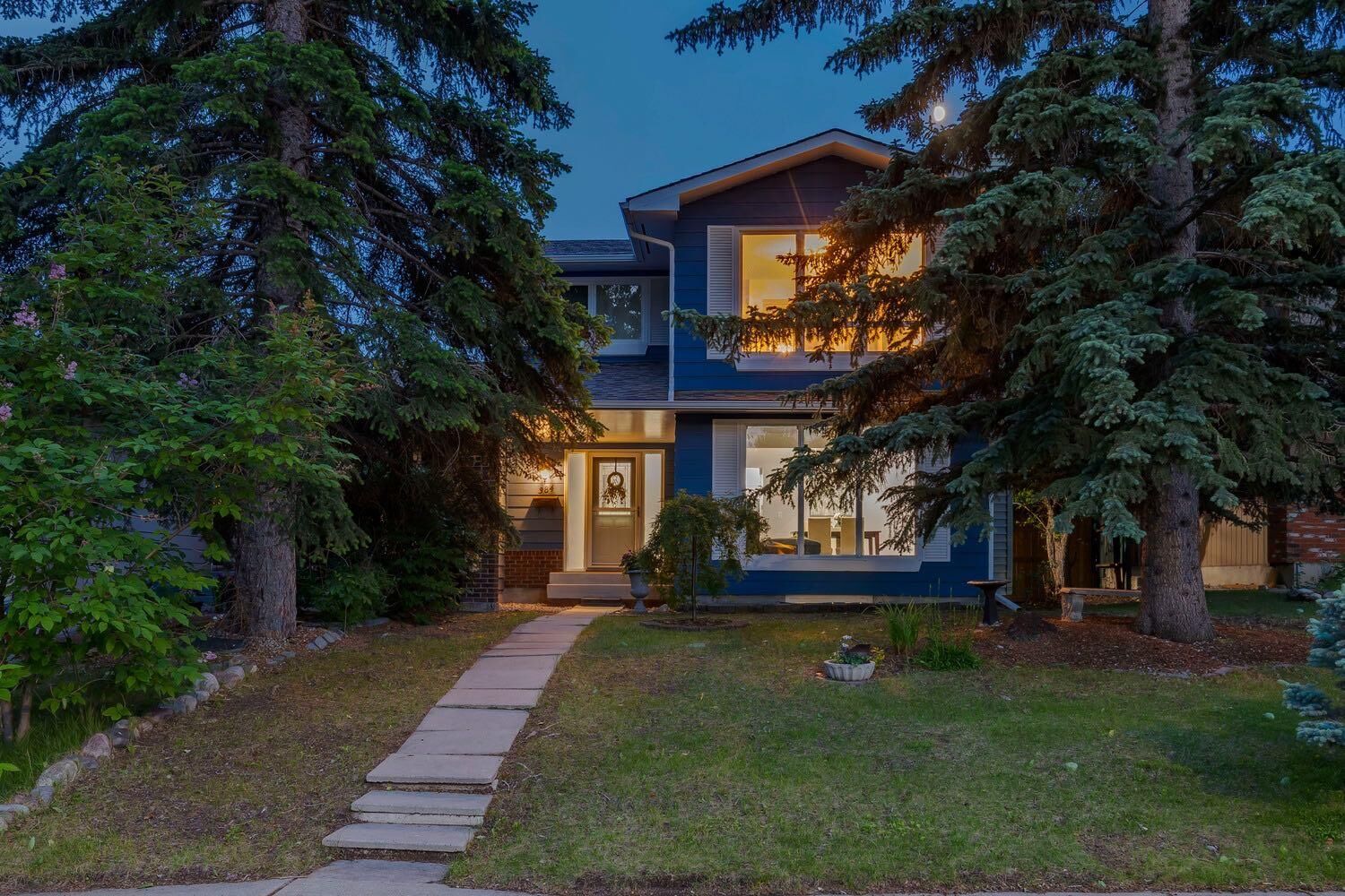 Property Photo:  384 Midvalley Drive SE  AB T2X 1M7 