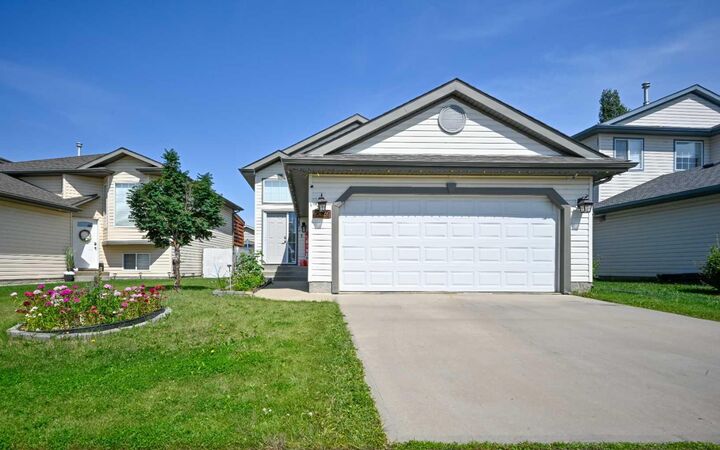 Property Photo:  10626 Royal Oaks Drive  AB T8V 8G3 