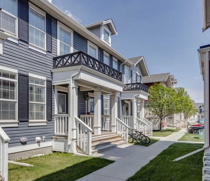 1001 8 Street 4203 — photo 1