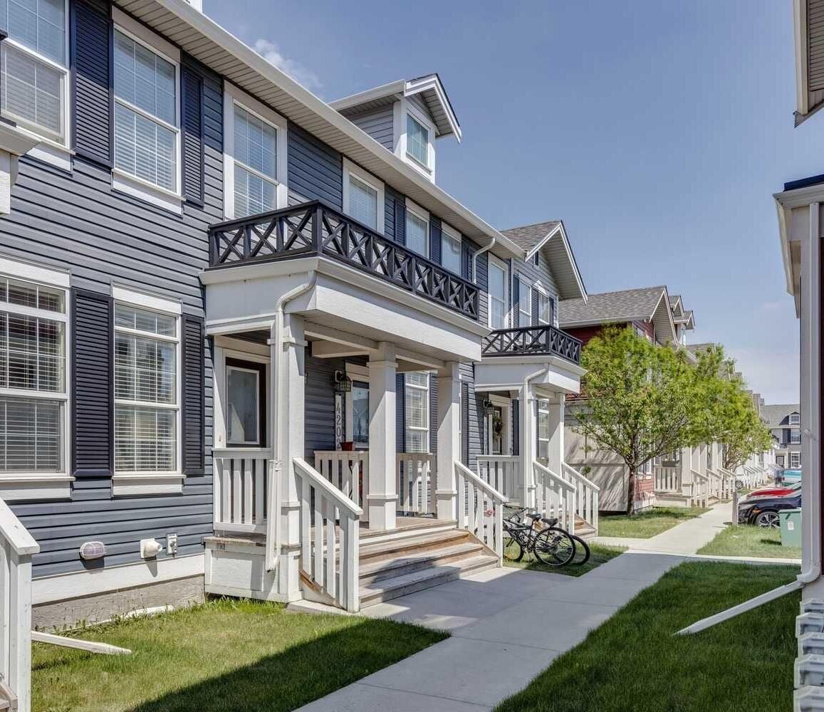 Property Photo: 1001 8 Street 4203 AB T4B 0W9