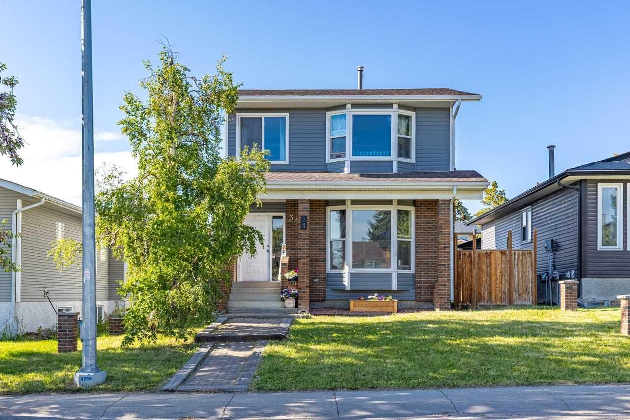 Property Photo:  34 Elk Hill SE  AB T4B 1Y9 