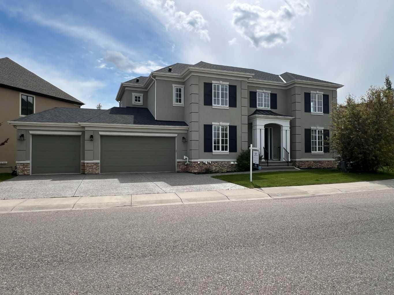 Property Photo: 45 Rockcliff Heights NW AB T3G 0C7