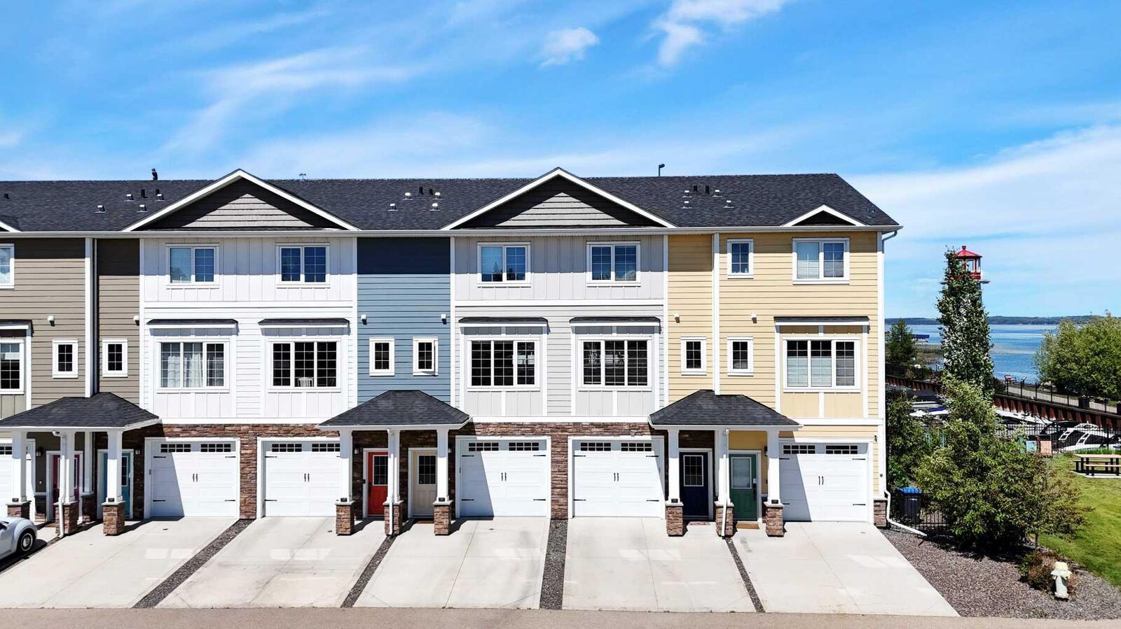 Property Photo:  5210 Lakeshore Drive 124  AB T4S 0M6 