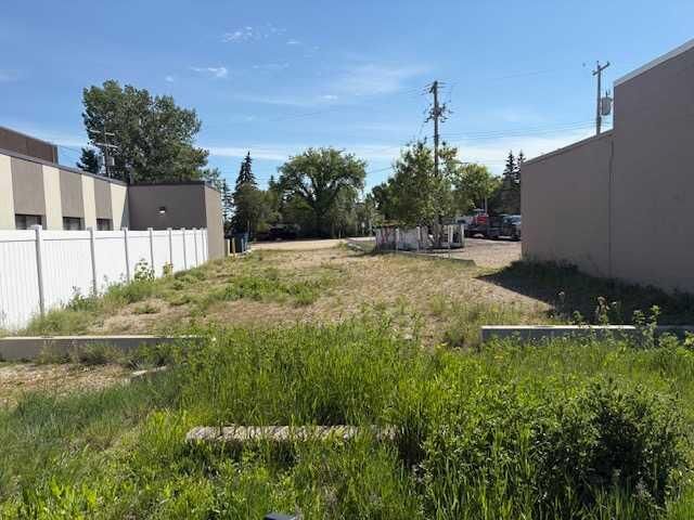 Property Photo:  5039 50 Street  AB T4S 1P9 