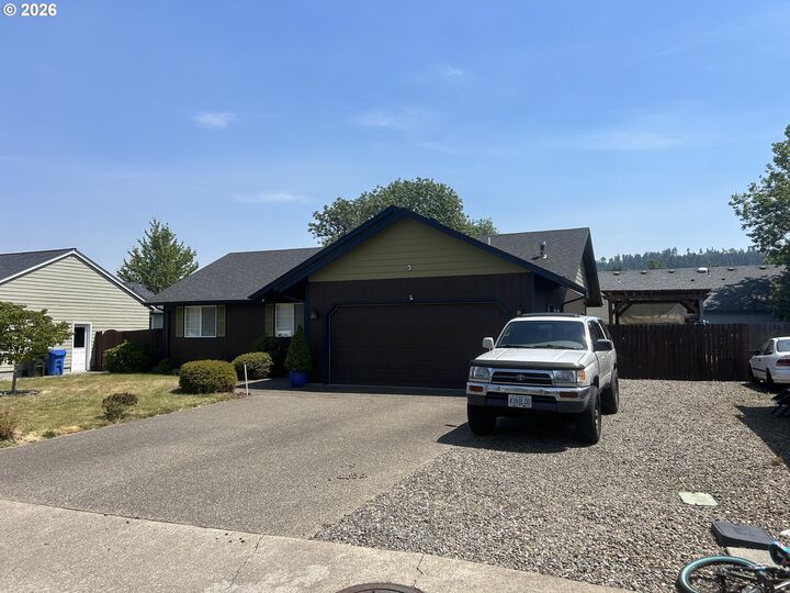 Property Photo:  1202 E Second Ave  OR 97479 