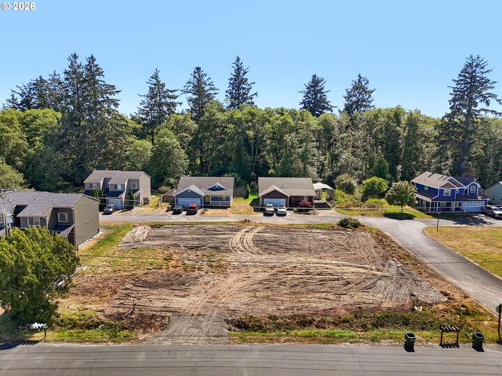 Property Photo: 590 7th Ave OR 97121