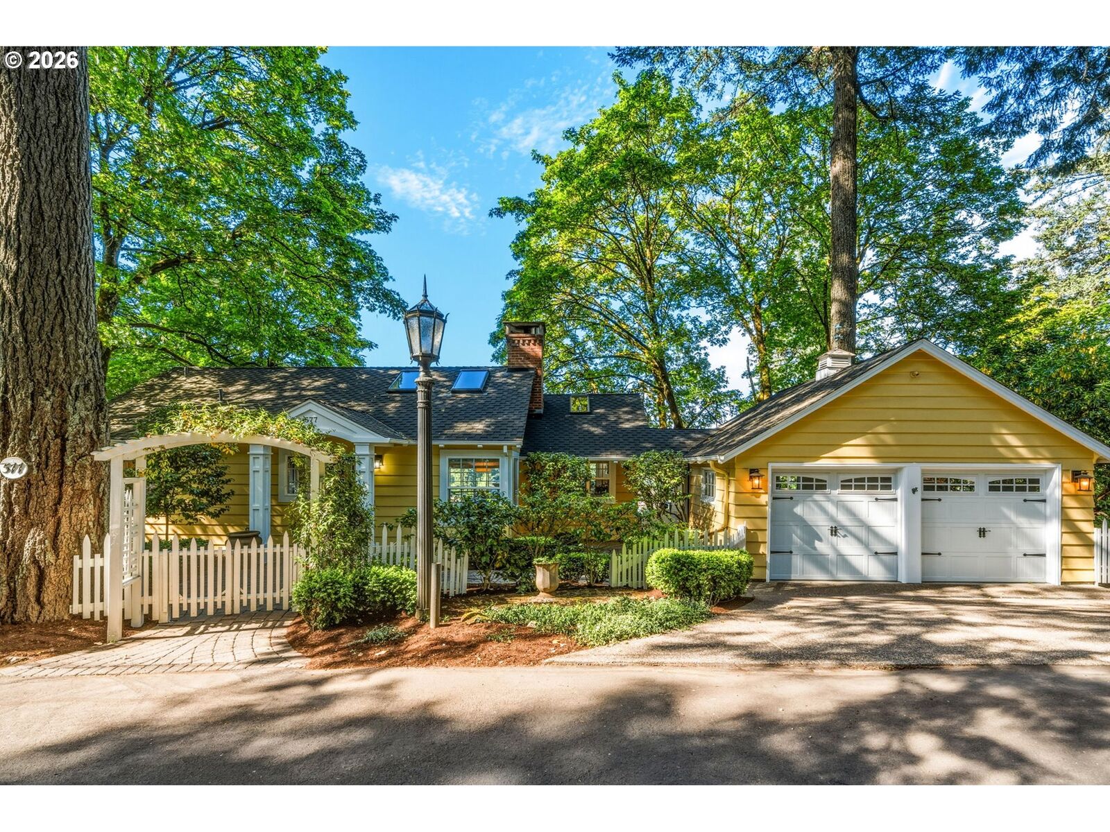 Property Photo:  577 Middlecrest Rd  OR 97034 