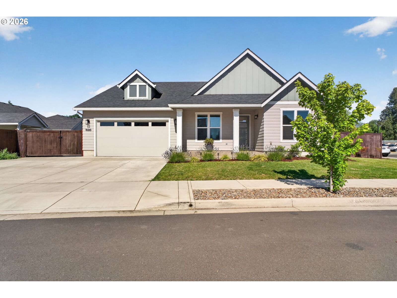 Property Photo: 1020 S 33rd St OR 97478