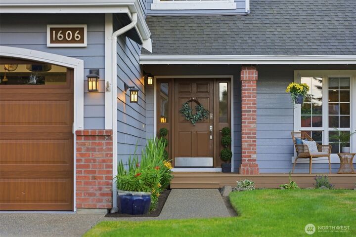 Property Photo:  1606  38th Street NW  WA 98335 
