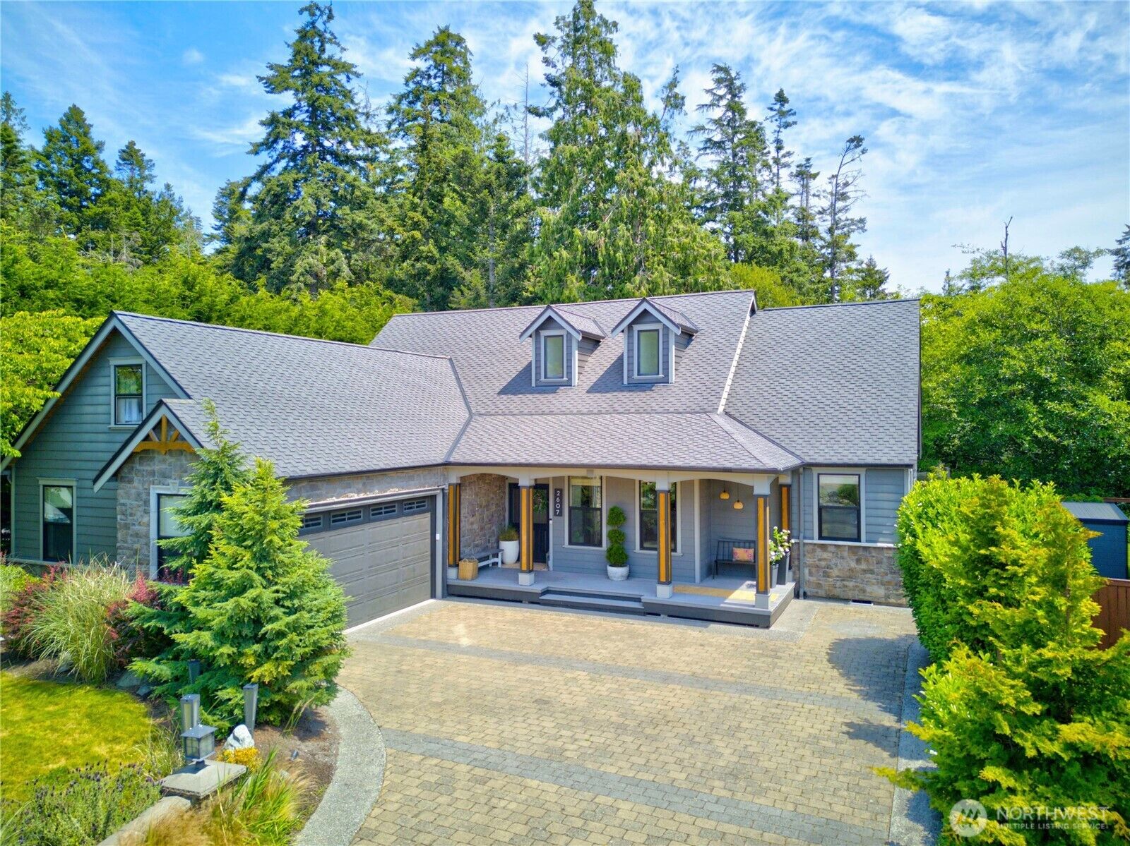 Property Photo:  2607  Washington Boulevard  WA 98221 