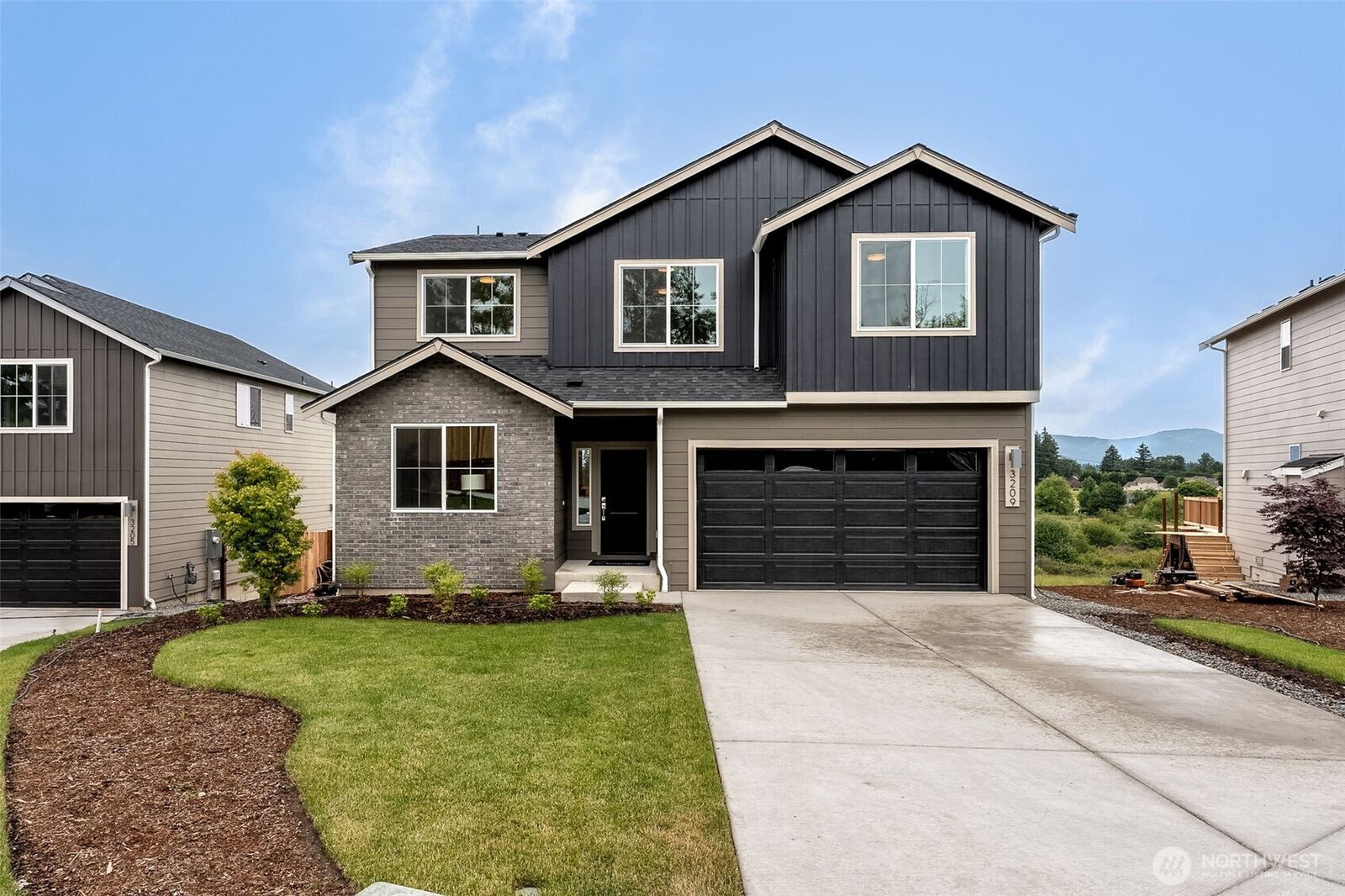 Property Photo:  3209  219th Avenue E  WA 98391 