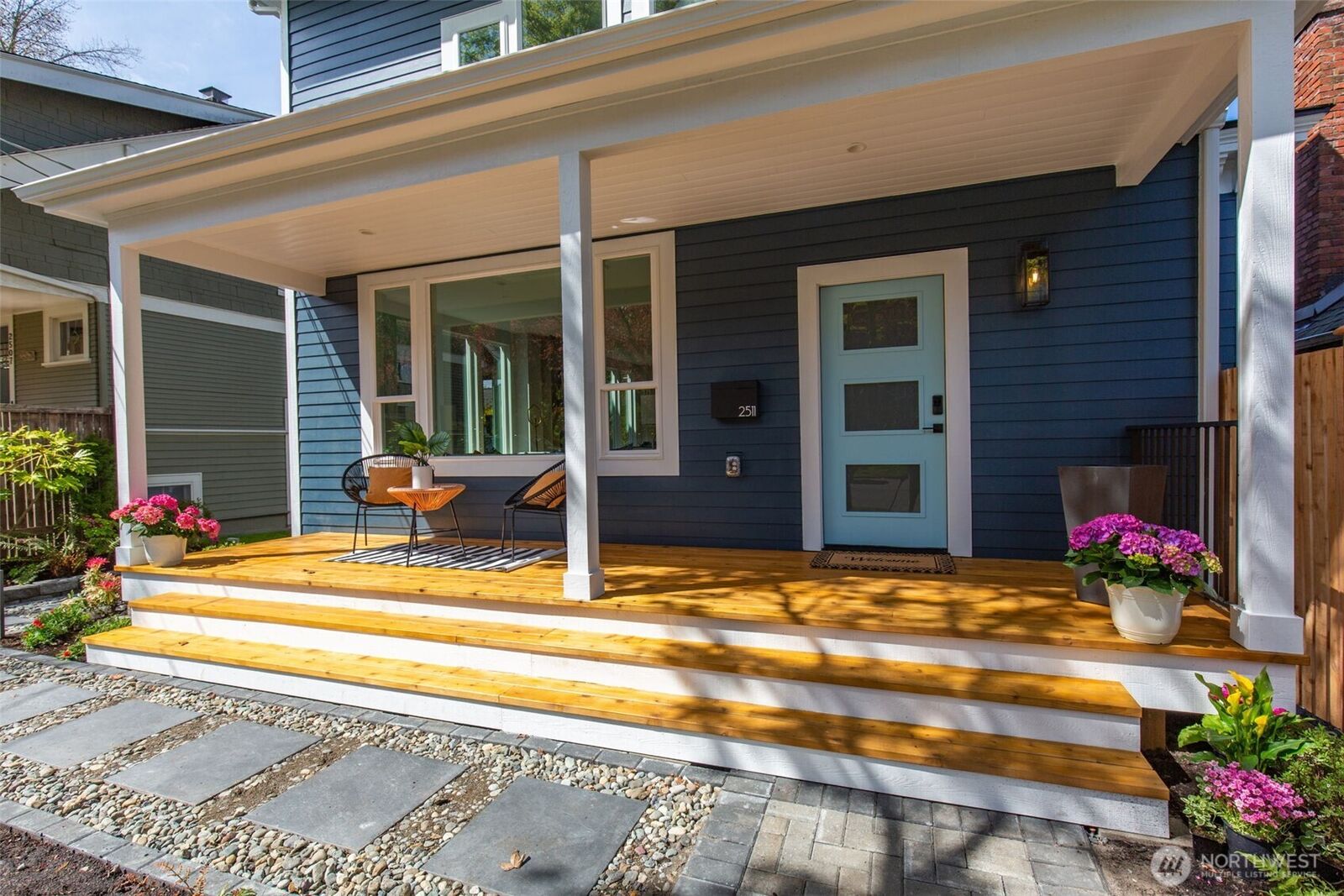 Property Photo:  2511  2nd Avenue W  WA 98119 