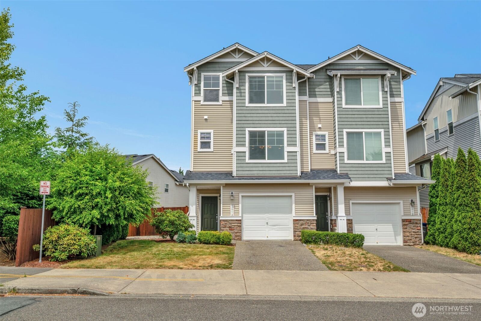 Property Photo:  201  127th Street SE A  WA 98208 