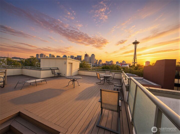 Property Photo:  621  5th Avenue N 402  WA 98109 