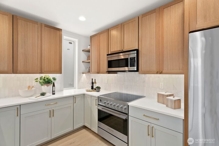 Property Photo:  2815 W Bertona Street  WA 98199 