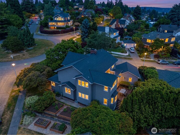 Property Photo:  5716  Ann Arbor Avenue NE  WA 98105 