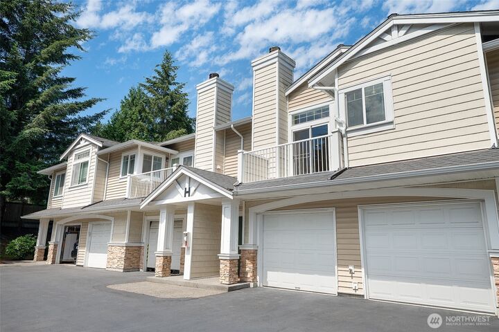 Property Photo:  6515  134th Place SE H4  WA 98296 